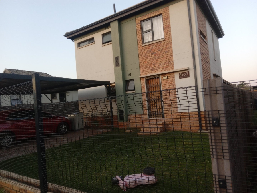 4 Bedroom Property for Sale in Lotus Gardens Gauteng