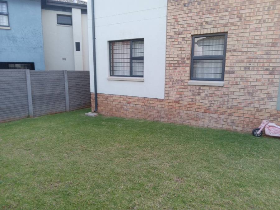4 Bedroom Property for Sale in Lotus Gardens Gauteng