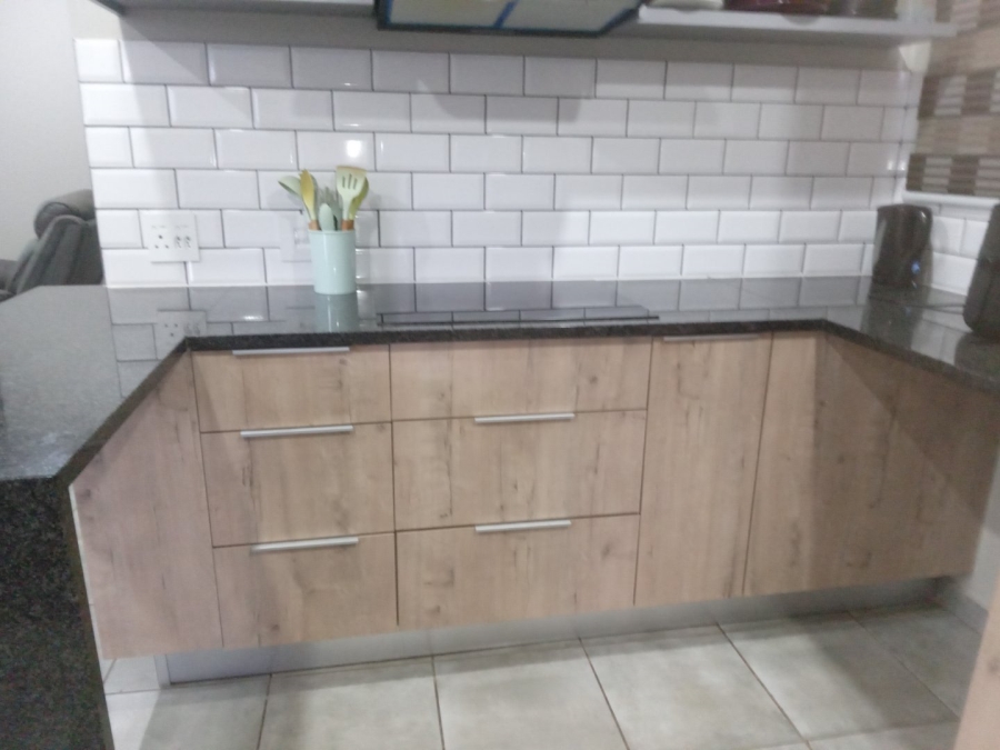4 Bedroom Property for Sale in Lotus Gardens Gauteng