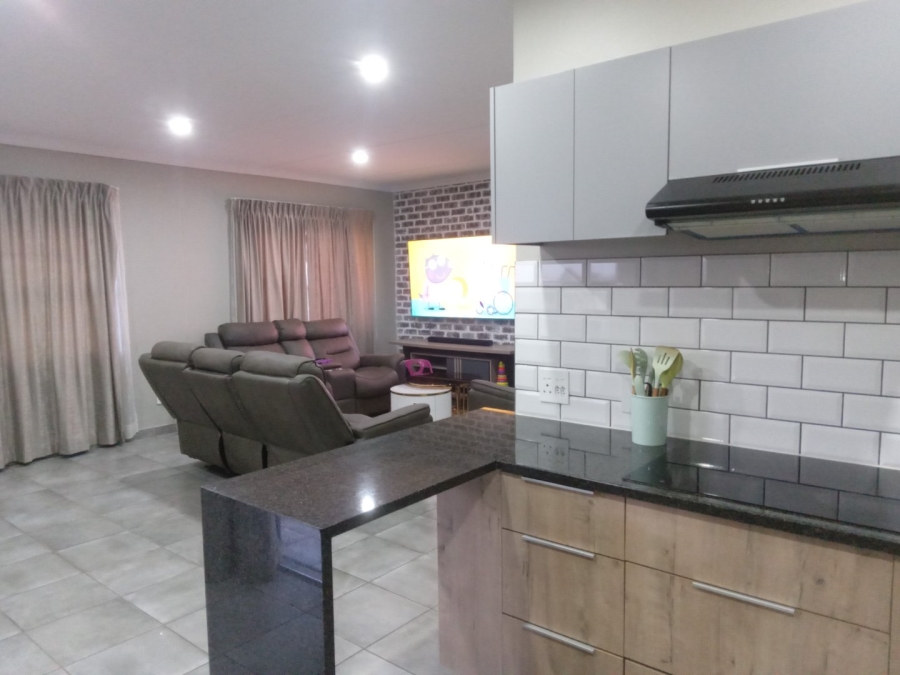 4 Bedroom Property for Sale in Lotus Gardens Gauteng