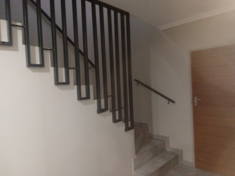 4 Bedroom Property for Sale in Lotus Gardens Gauteng