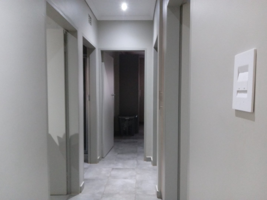 4 Bedroom Property for Sale in Lotus Gardens Gauteng