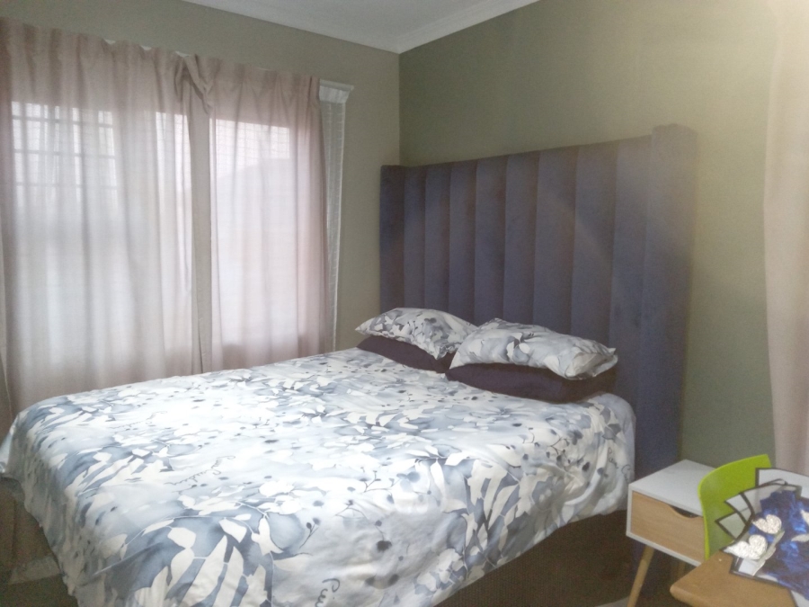 4 Bedroom Property for Sale in Lotus Gardens Gauteng