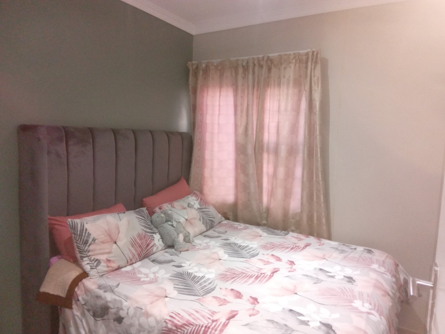 4 Bedroom Property for Sale in Lotus Gardens Gauteng