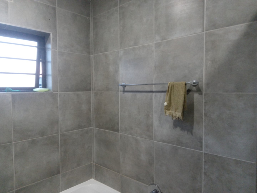 4 Bedroom Property for Sale in Lotus Gardens Gauteng