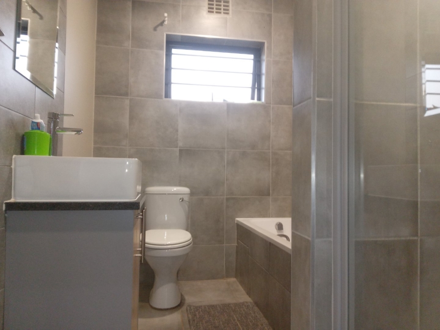 4 Bedroom Property for Sale in Lotus Gardens Gauteng