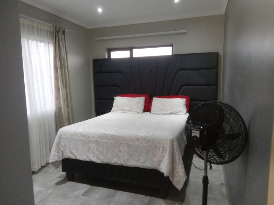 4 Bedroom Property for Sale in Lotus Gardens Gauteng