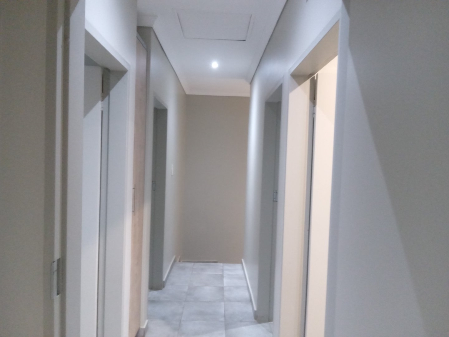 4 Bedroom Property for Sale in Lotus Gardens Gauteng