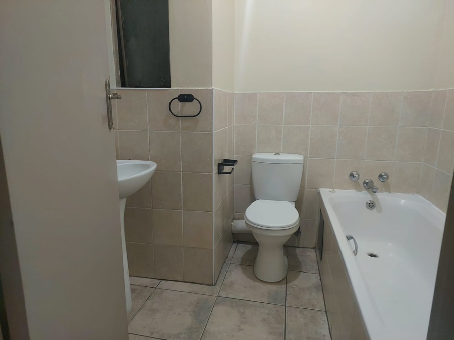 To Let 2 Bedroom Property for Rent in Halfway House Gauteng