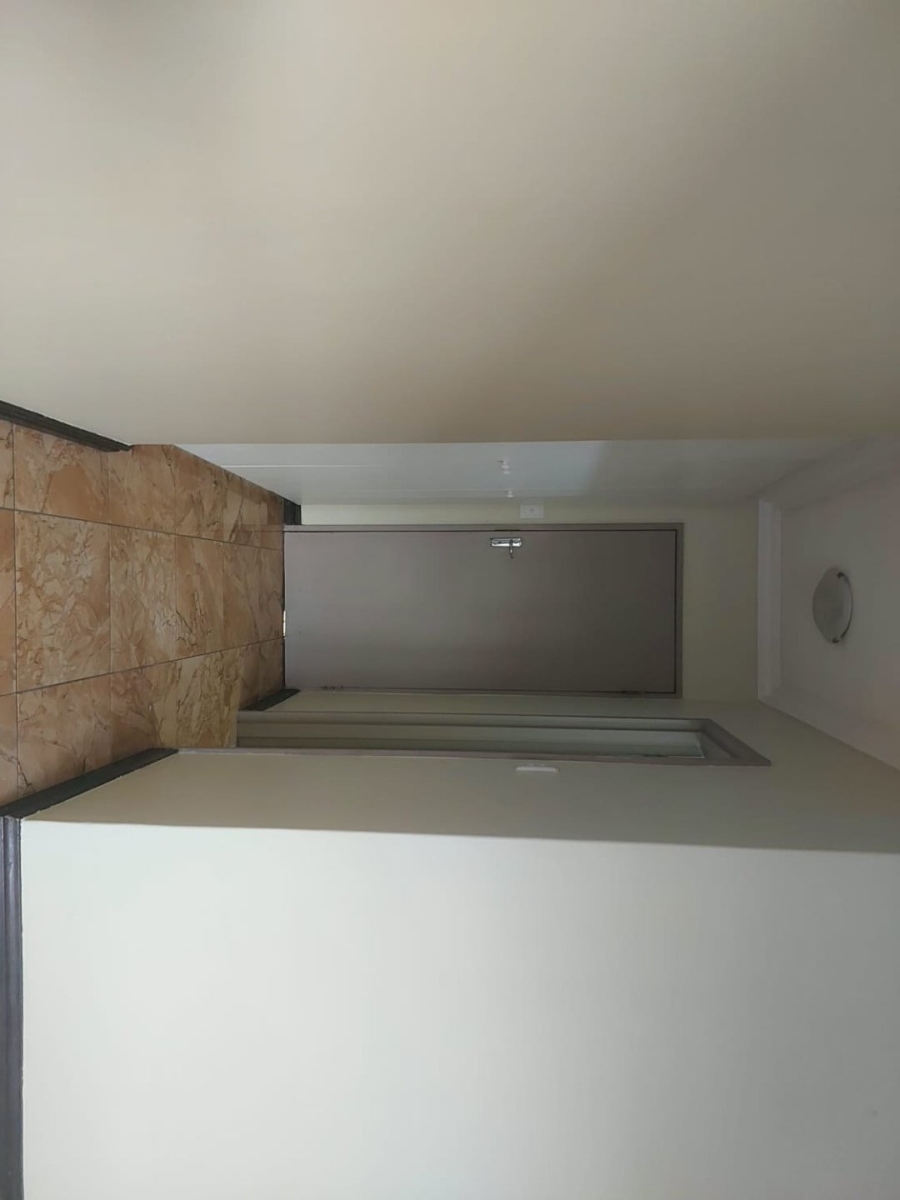 To Let 2 Bedroom Property for Rent in Halfway House Gauteng