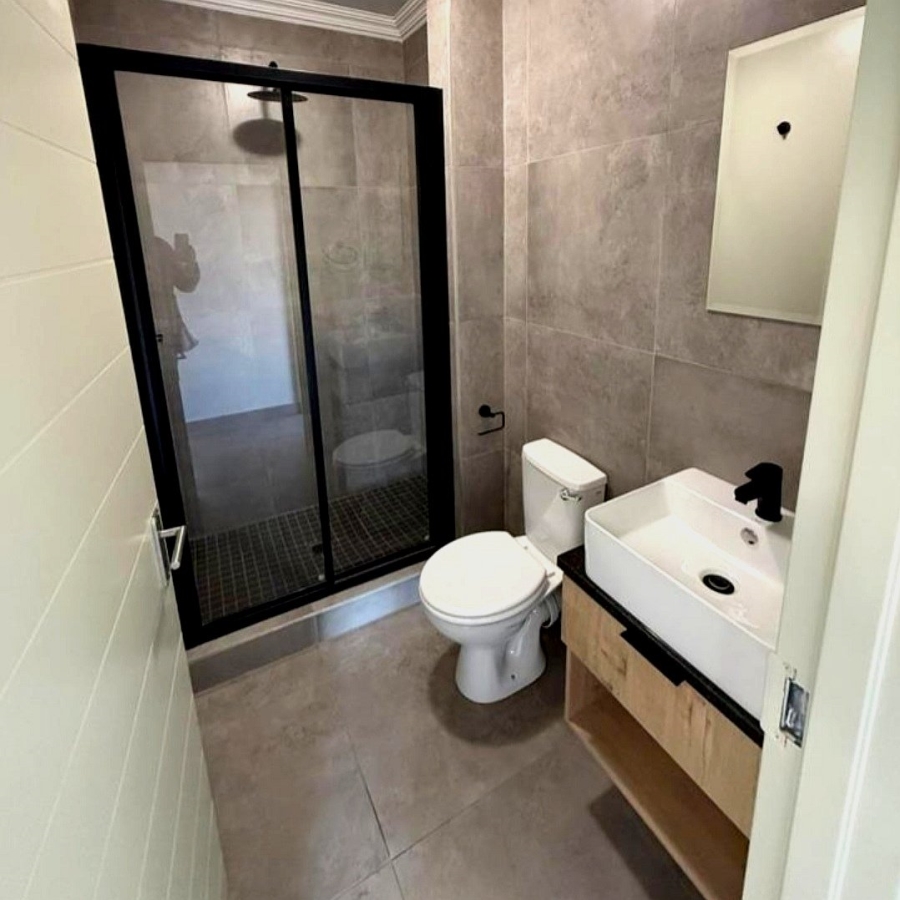 To Let 2 Bedroom Property for Rent in Waverley Gauteng