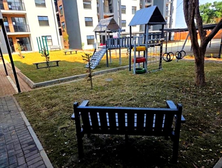 To Let 2 Bedroom Property for Rent in Waverley Gauteng