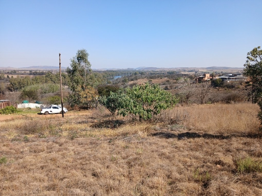  Bedroom Property for Sale in Vaaloewer Gauteng