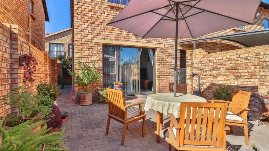 3 Bedroom Property for Sale in Goedeburg Gauteng