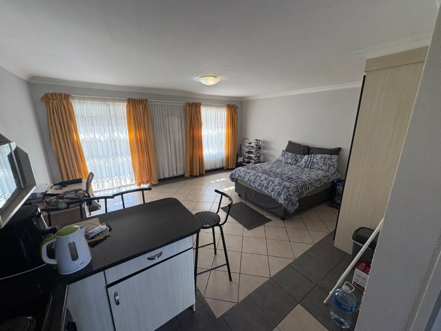 1 Bedroom Property for Sale in Hatfield Gauteng