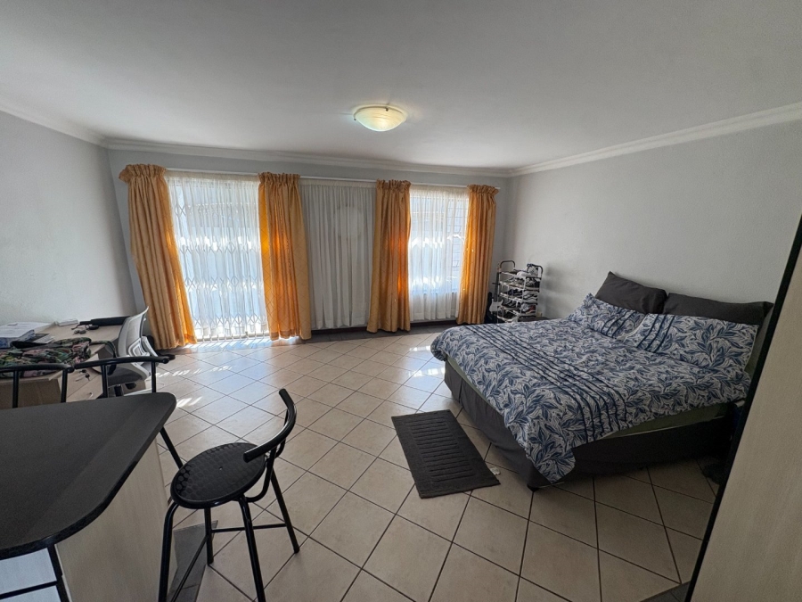 1 Bedroom Property for Sale in Hatfield Gauteng