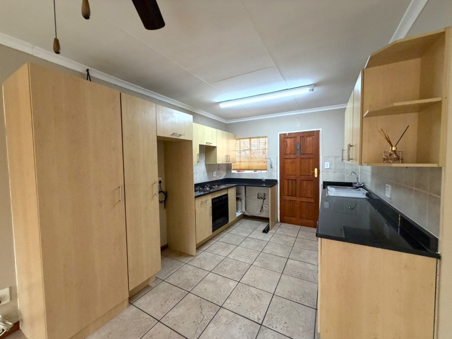 2 Bedroom Property for Sale in The Reeds Gauteng
