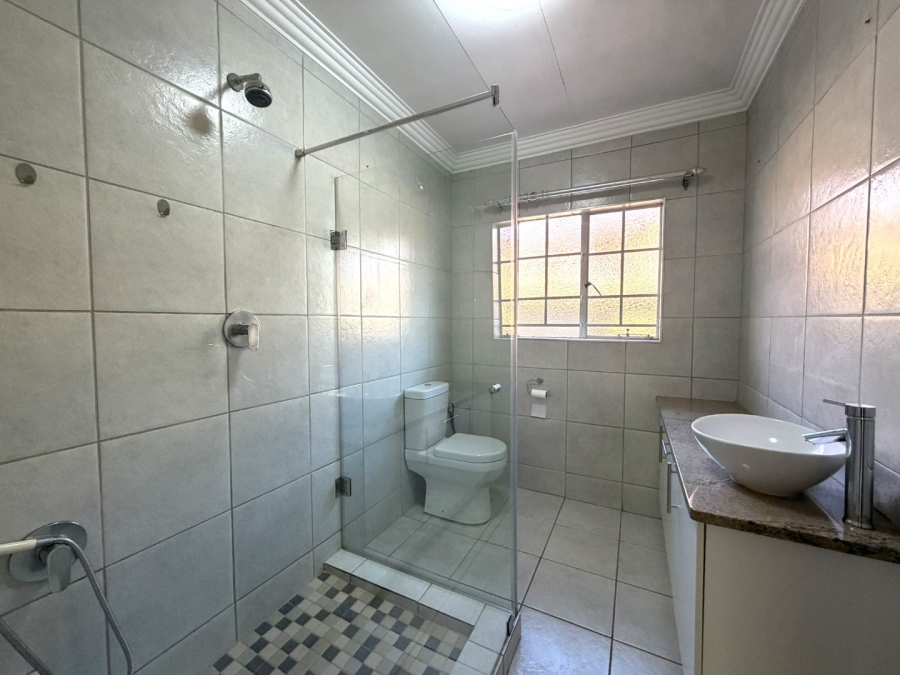 2 Bedroom Property for Sale in The Reeds Gauteng