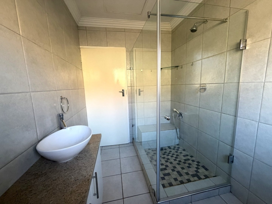2 Bedroom Property for Sale in The Reeds Gauteng