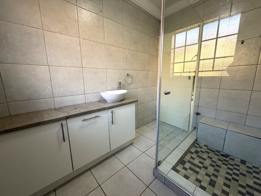 2 Bedroom Property for Sale in The Reeds Gauteng