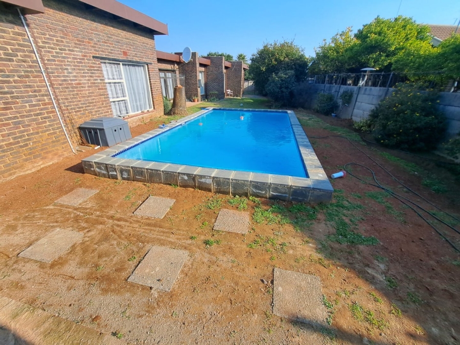 4 Bedroom Property for Sale in Ferryvale Gauteng