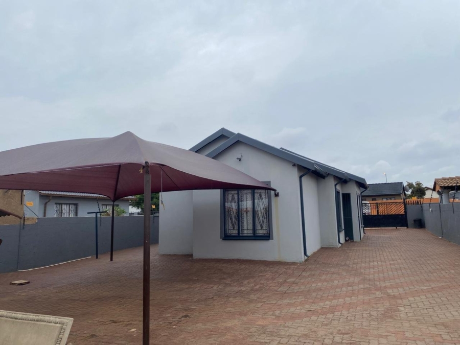 3 Bedroom Property for Sale in Soshanguve East Ext 3 Gauteng