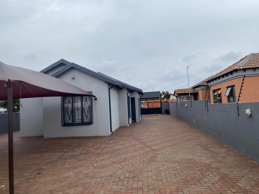 3 Bedroom Property for Sale in Soshanguve East Ext 3 Gauteng