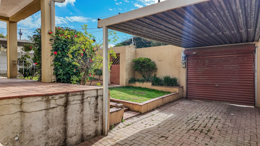 4 Bedroom Property for Sale in Orange Grove Gauteng