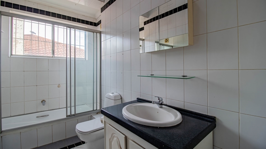 4 Bedroom Property for Sale in Orange Grove Gauteng