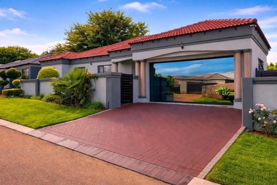 4 Bedroom Property for Sale in Magaliesberg Country Estate Gauteng