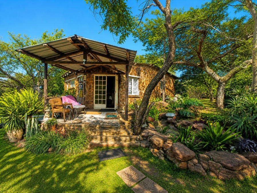 Commercial Property for Sale in Oog Van Boekenhoutskloof Alias Tweefonte Gauteng