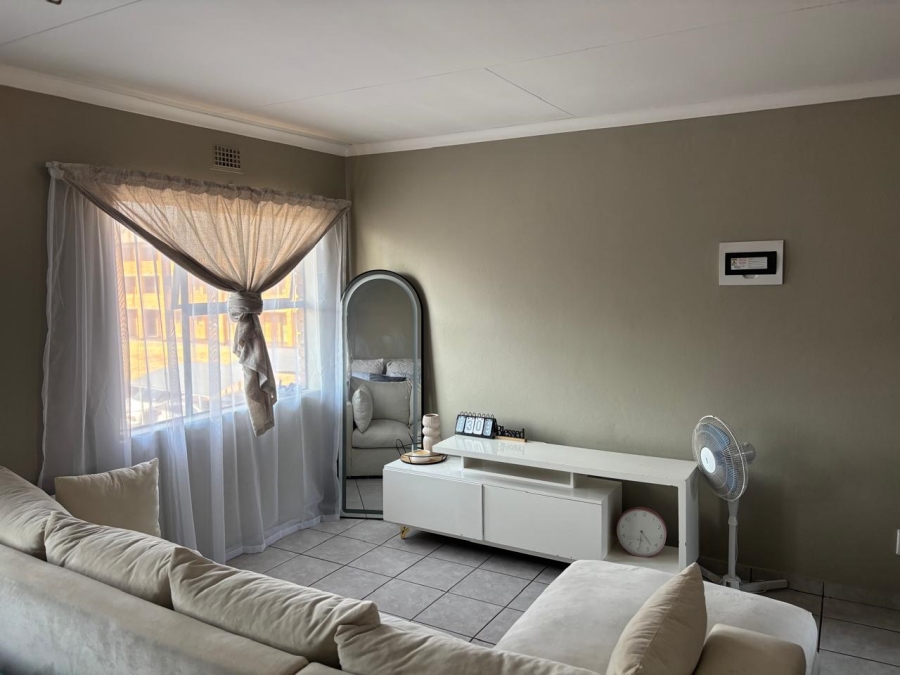 1 Bedroom Property for Sale in Sky City Gauteng
