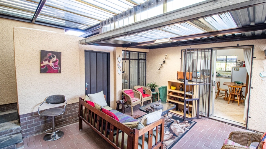 3 Bedroom Property for Sale in Alan Manor Gauteng
