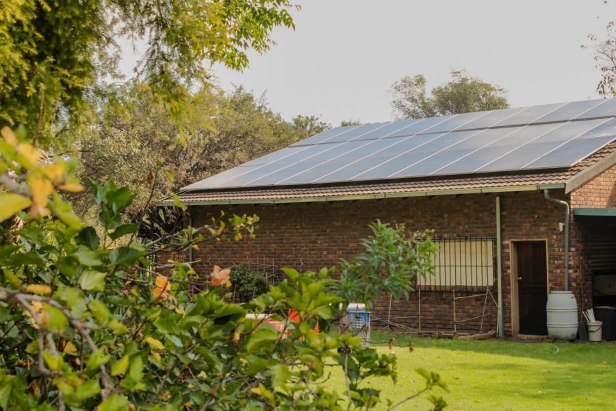  Bedroom Property for Sale in Glen Austin Gauteng