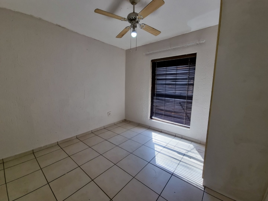 To Let 2 Bedroom Property for Rent in New Market Park Gauteng