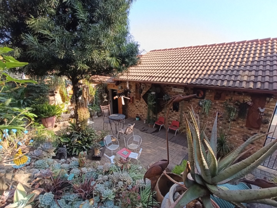 3 Bedroom Property for Sale in Val de Grace Gauteng