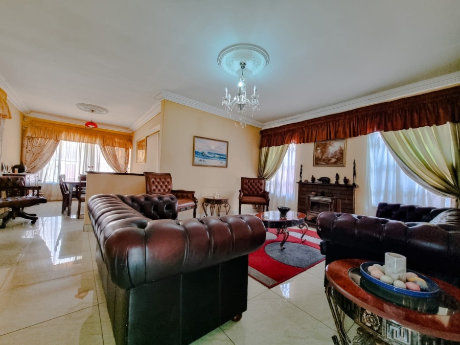  Bedroom Property for Sale in Rondebult Gauteng