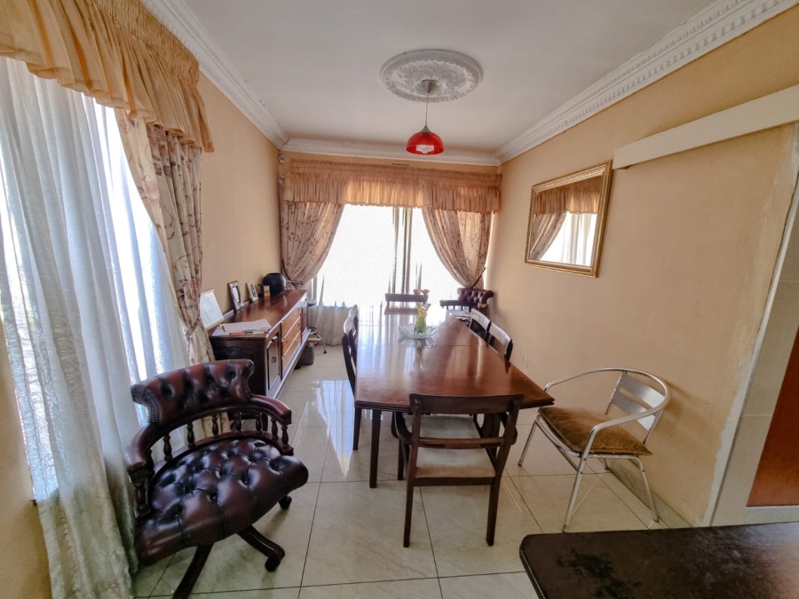  Bedroom Property for Sale in Rondebult Gauteng