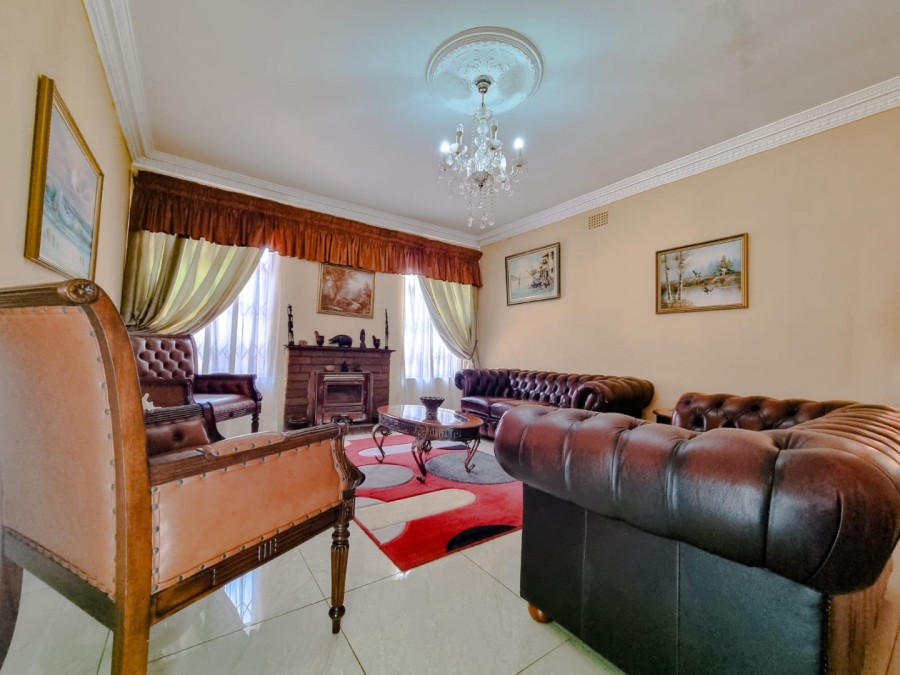  Bedroom Property for Sale in Rondebult Gauteng