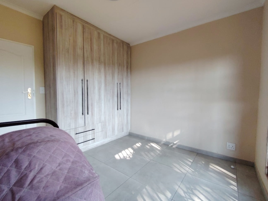 7 Bedroom Property for Sale in Sonneveld Gauteng