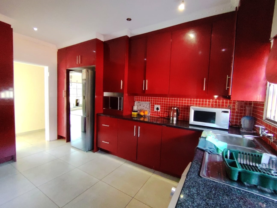 7 Bedroom Property for Sale in Sonneveld Gauteng