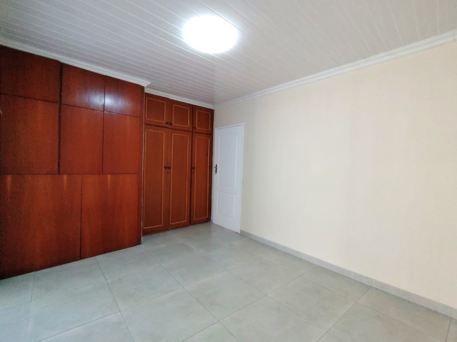 7 Bedroom Property for Sale in Sonneveld Gauteng