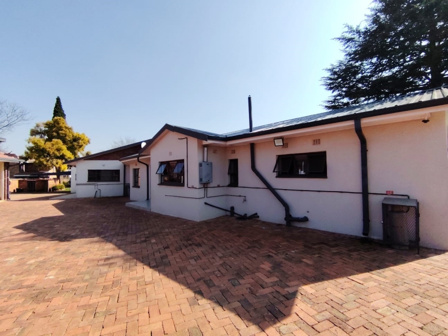 7 Bedroom Property for Sale in Sonneveld Gauteng