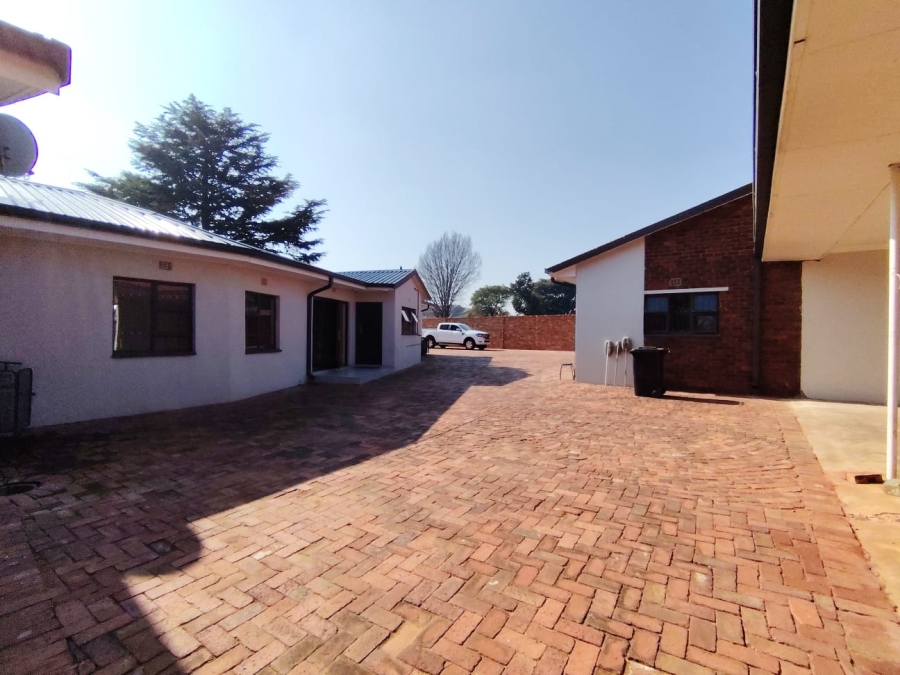 7 Bedroom Property for Sale in Sonneveld Gauteng