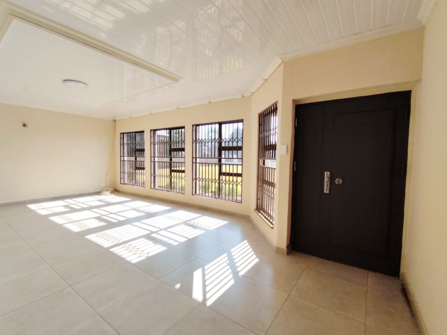 7 Bedroom Property for Sale in Sonneveld Gauteng