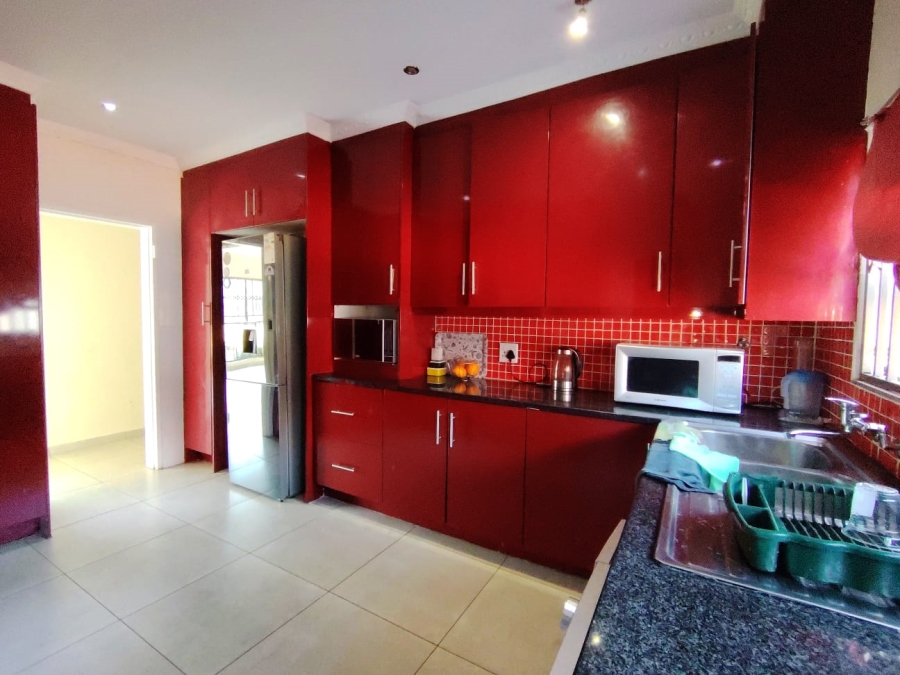 7 Bedroom Property for Sale in Sonneveld Gauteng