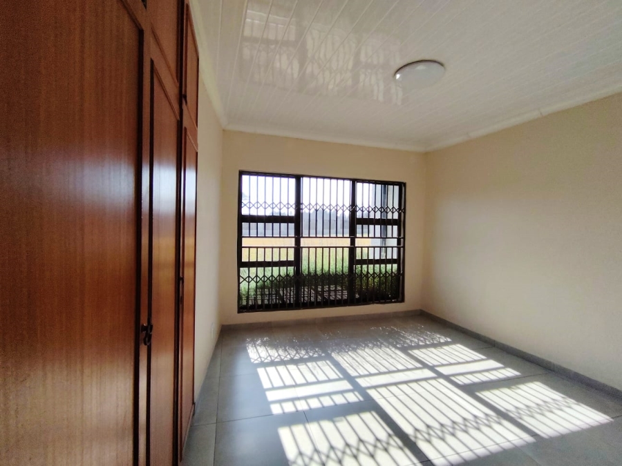 7 Bedroom Property for Sale in Sonneveld Gauteng