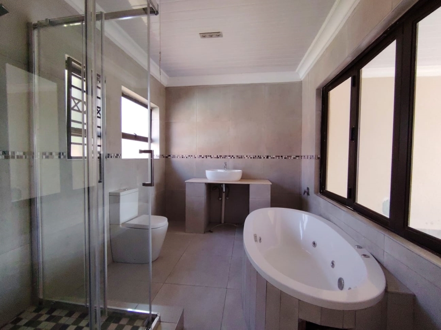 7 Bedroom Property for Sale in Sonneveld Gauteng