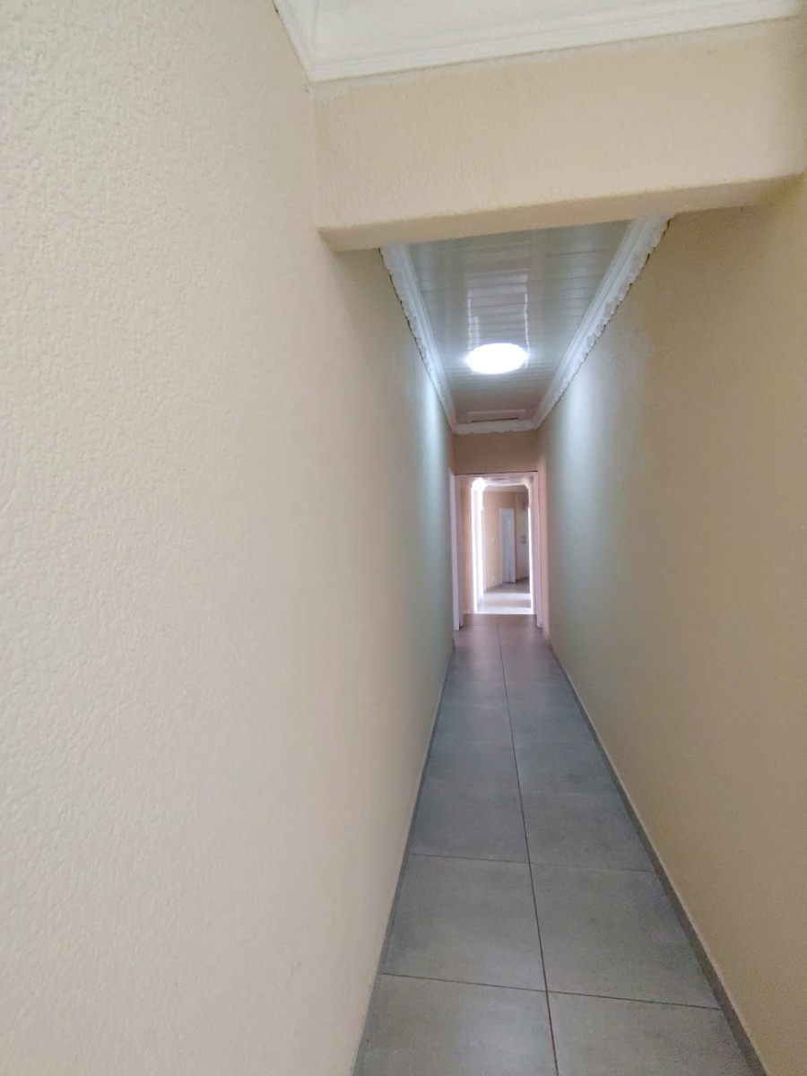 7 Bedroom Property for Sale in Sonneveld Gauteng
