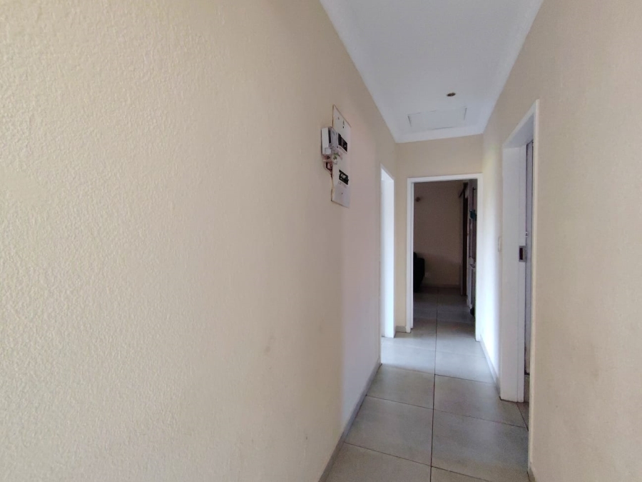 7 Bedroom Property for Sale in Sonneveld Gauteng